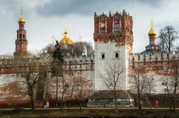 Novodevichy convent in Moscow in the spring — Stock Photo, Image