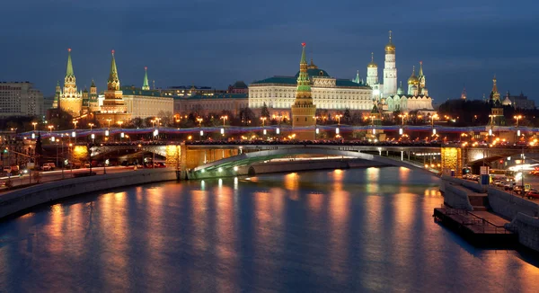 Moskova kremlin gece görünümü — Stok fotoğraf