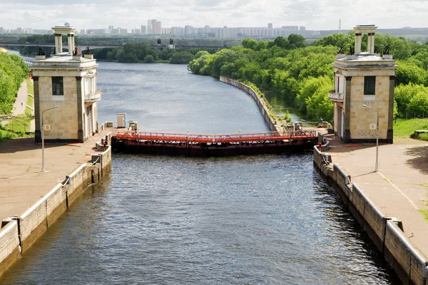 Cancelli sul canale di Mosca — Foto Stock