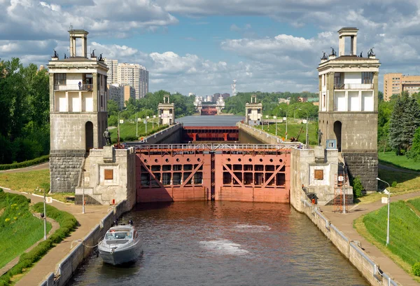 Floodgates on the Moscow canal — Stock Photo, Image