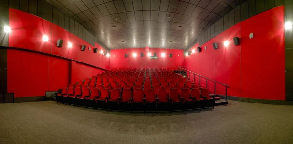 Kırmızı sinema salonu — Stok fotoğraf