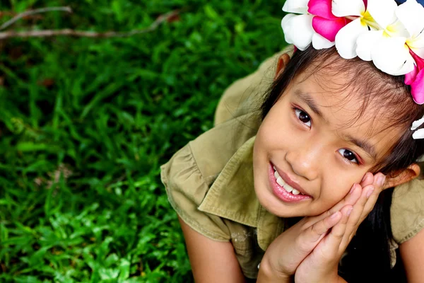 Χαριτωμένο κοριτσιού χαμογελώντας — Φωτογραφία Αρχείου