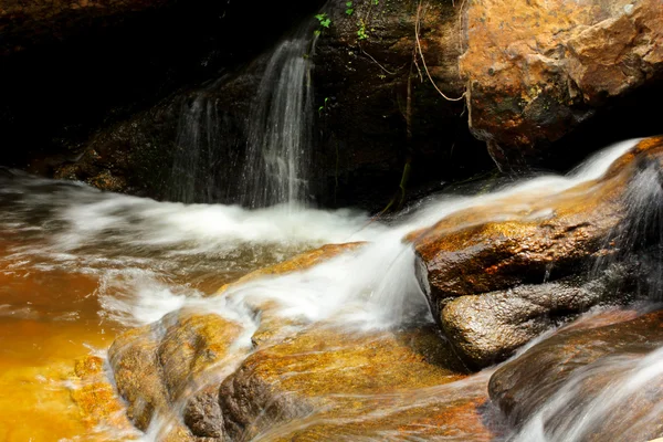 A sarok-kő, a lágy víz — Stock Fotó