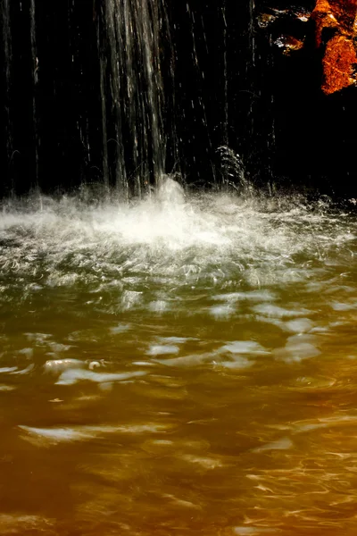 Čistá voda v potoce — Stock fotografie