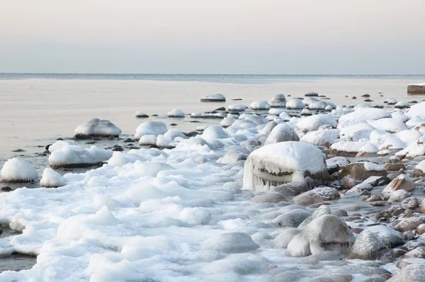 Côte de la mer Baltique en hiver — Photo