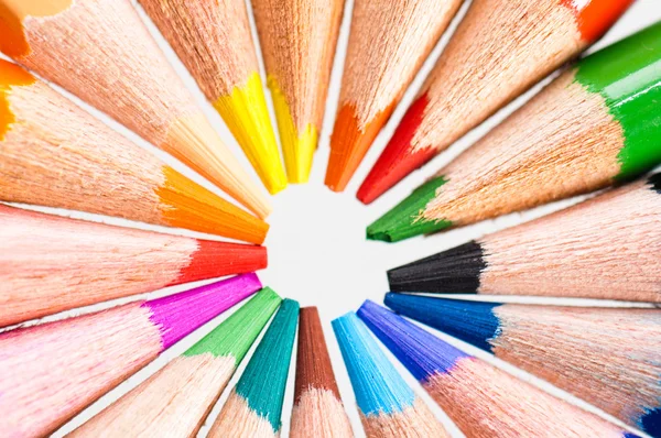 色の鉛筆の先端をクローズ アップ — ストック写真