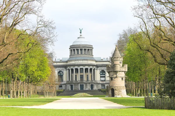 Парк в Брюсселі, башта фортеця — стокове фото