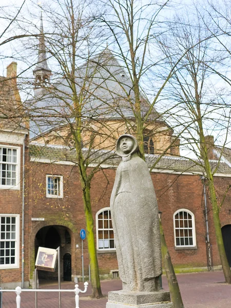 Statue eines Mädchens (geertruyt van oosten). delft. Niederlande — Stockfoto