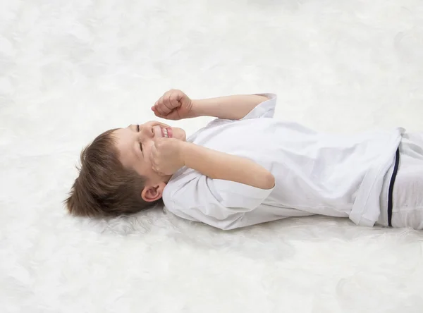 Kinderyoga. Yoga vor dem Schlafengehen — Stockfoto