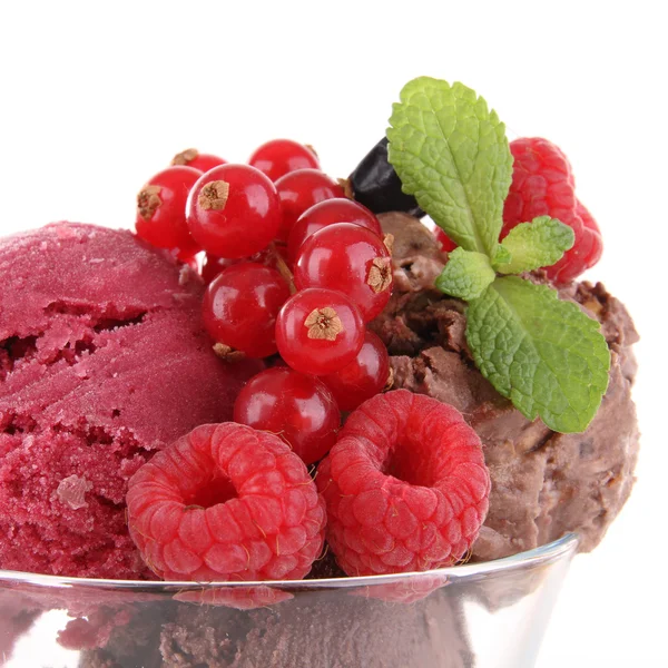 Ice cream and berry — Stock Photo, Image