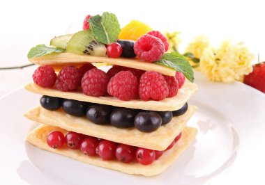 Berry meyve mille feuille