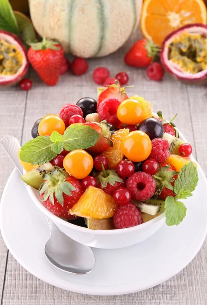 新鮮なフルーツの盛り合わせ — ストック写真