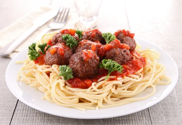 Spaghetti und Frikadellen — Stockfoto