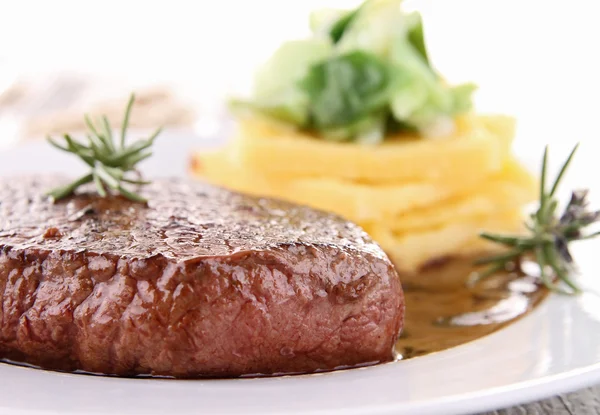 Fleisch und Gemüse vom Grill — Stockfoto