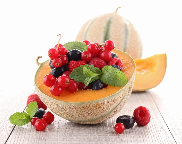 Melon and berry fruit — Stock Photo, Image