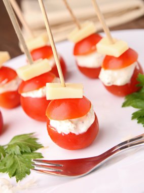 kiraz domates peynir ile