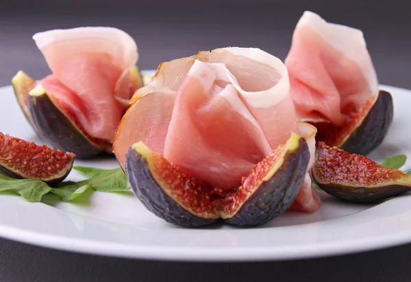 Appetizer, prosciutto ham and fig — Stock Photo, Image