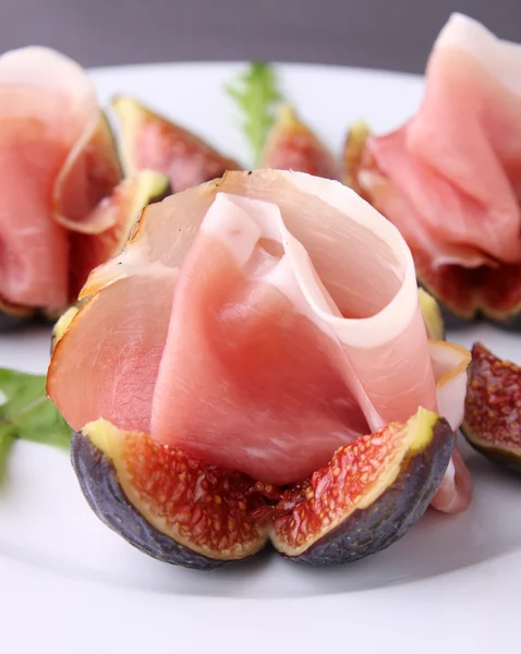 Appetizer, prosciutto ham and fig — Stock Photo, Image