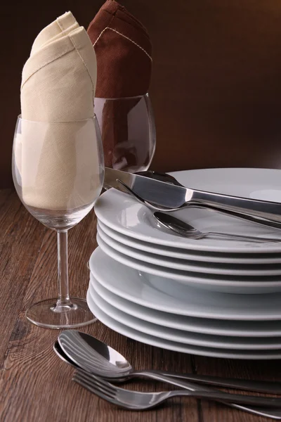 Stack of plate and glasses — Stock Photo, Image