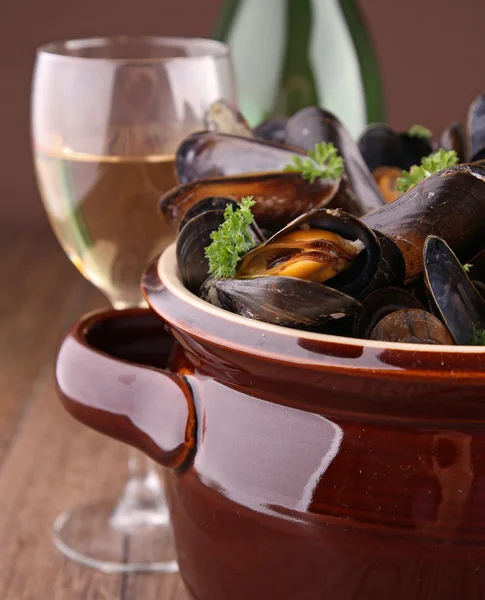 Mussels and wine sauce — Stock Photo, Image