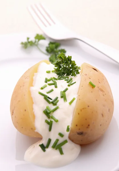 Pommes de terre et crème cuites au four — Photo