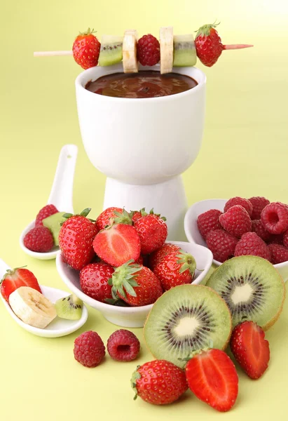 Chocolate fondue and fruits — Stock Photo, Image