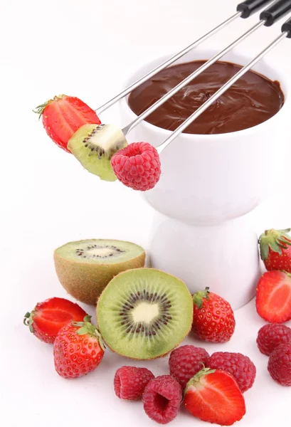Na białym tle fondue czekoladowe — Zdjęcie stockowe