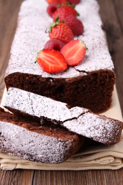 Torta de chocolate e morango — Fotografia de Stock