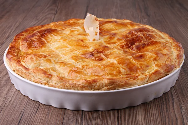 Meat or vegetable pie — Stock Photo, Image