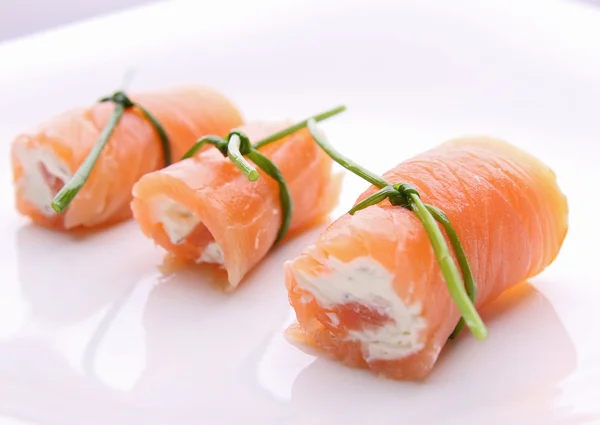 Appetizer, salmon roll with cheese — Zdjęcie stockowe