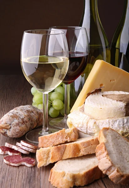 Kaas en wijn — Stockfoto