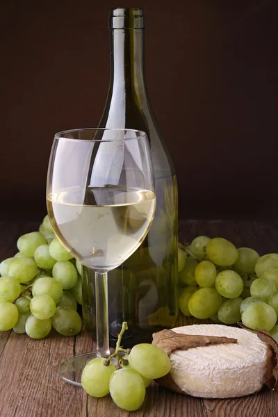 Vin, raisin et fromage — Photo