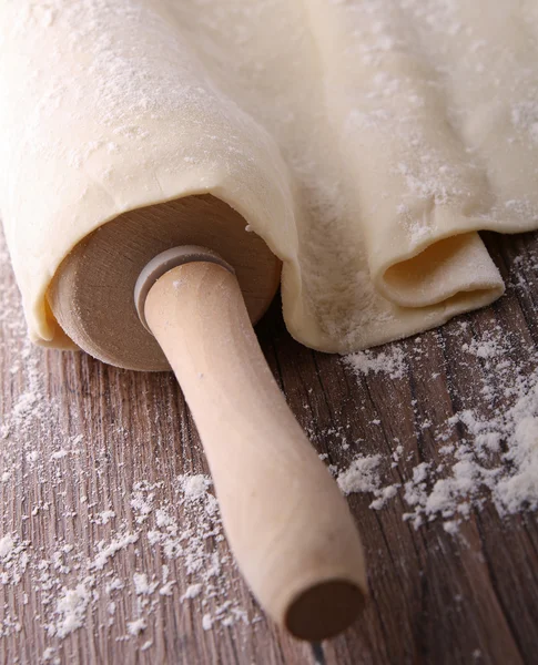 Rolling pin and dough — Stock Photo, Image