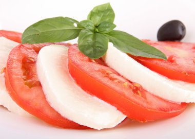 Caprese salatası