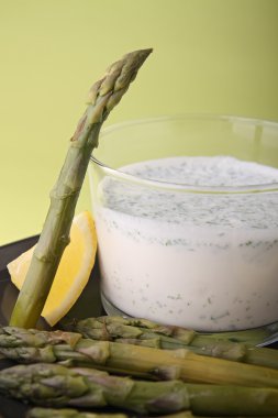 Asparagus and cream