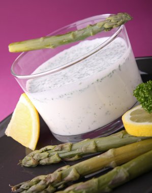 Asparagus and cream