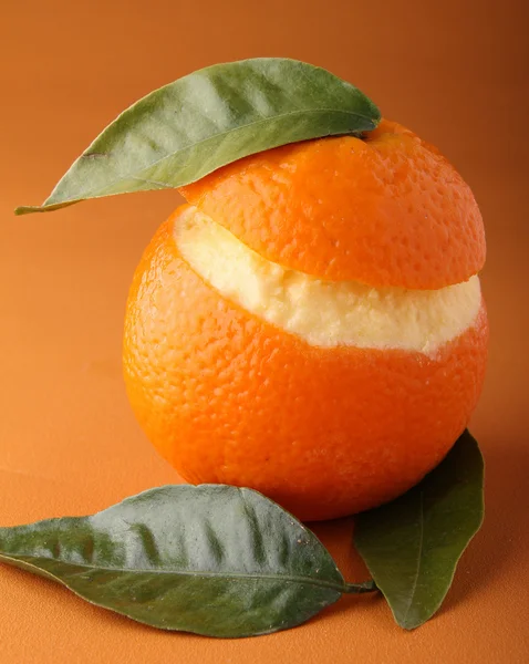 Iced orange and leaf — Stock Photo, Image