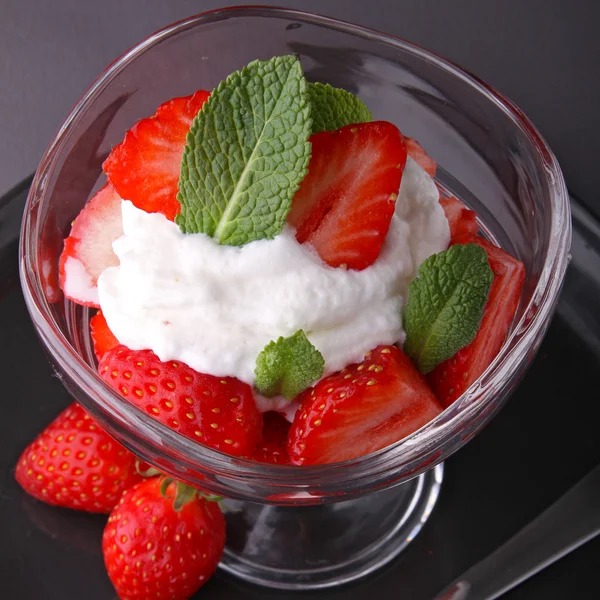 딸기와 크림 — 스톡 사진