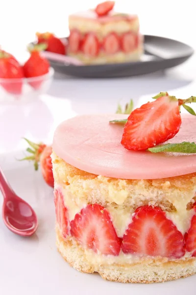 Клубничный десерт, пирог — стоковое фото