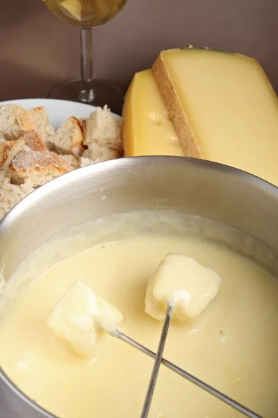 Fondue de queijo e pão — Fotografia de Stock