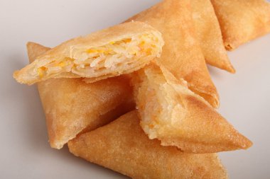 Kızarmış samosa.