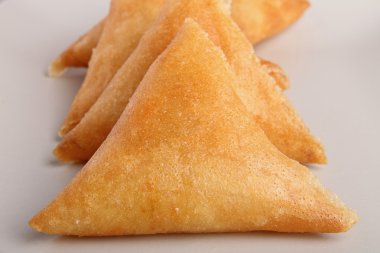 Kızarmış samosa.