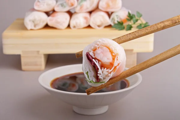Spring roll,sauce and chopsticks — Stock Photo, Image