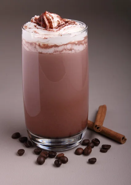 Chocolate quente com creme — Fotografia de Stock
