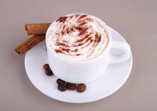 Tasse Kaffee und Sahne — Stockfoto