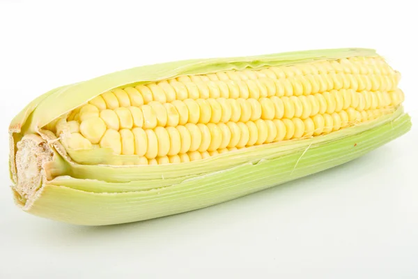 Isolierter Mais auf weißem — Stockfoto