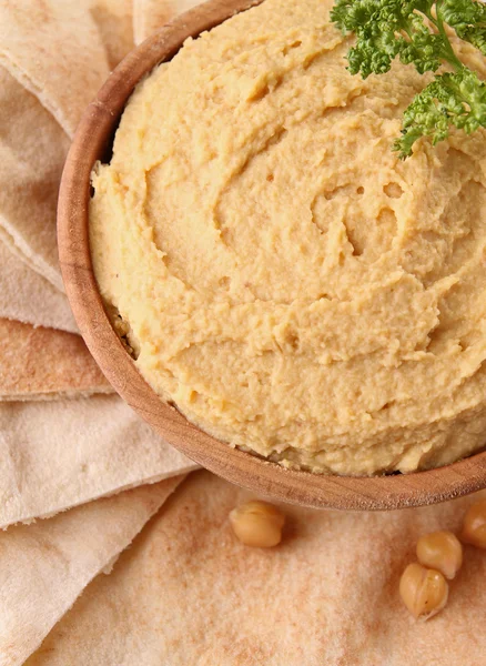 Nahaufnahme auf Hummus mit Fladenbrot — Stockfoto