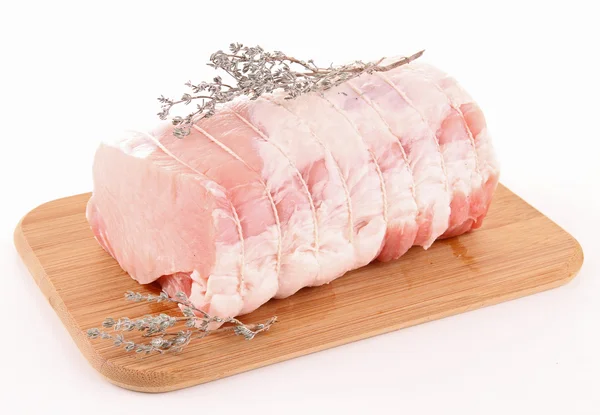 Izolované syrové pečené maso — Stock fotografie