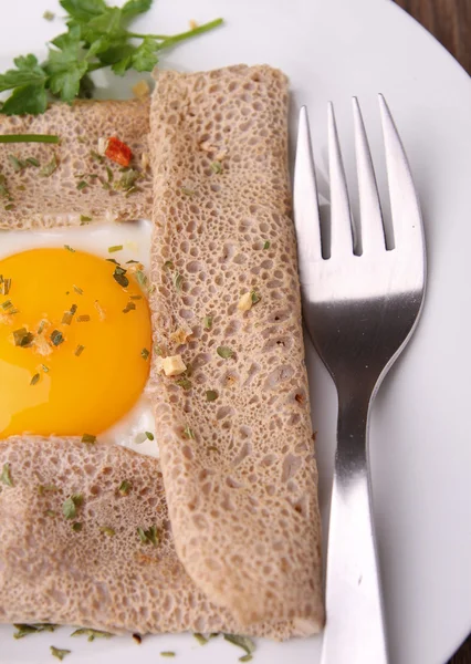 Французький Галетті з яйцем — стокове фото