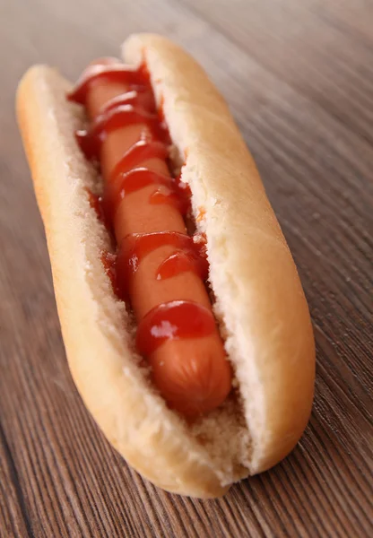 Varmkorv med ketchup — Stockfoto